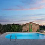 Stefanina, A Charming And Private Oasis Near Casa de Férias *