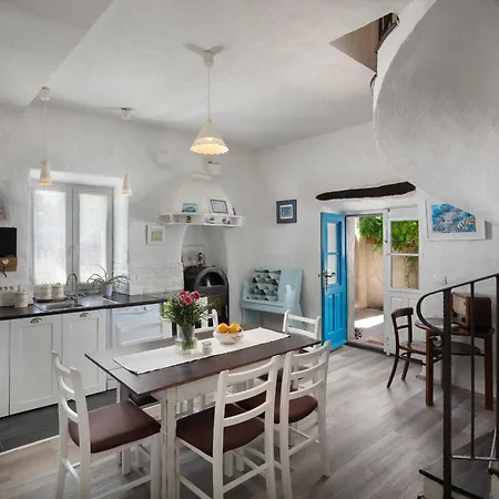 Holiday home Stefanina, A Charming And Private Oasis Near